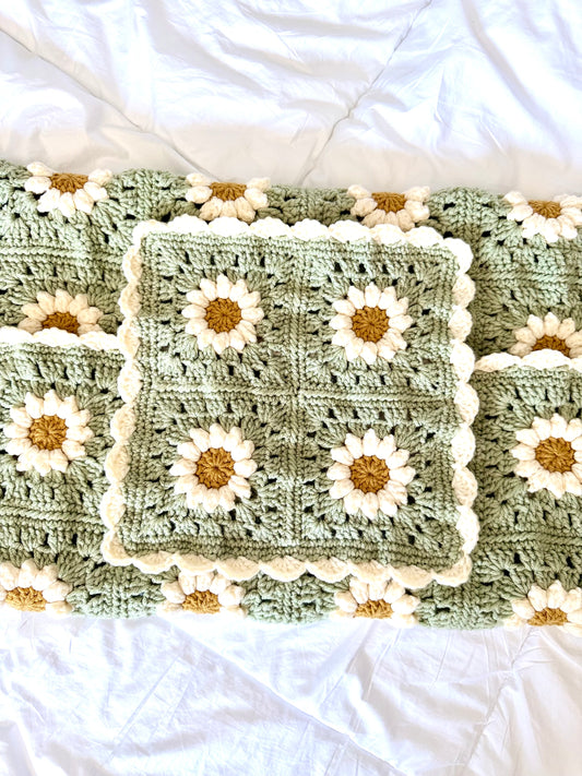 Daisy Baby Blanket Gift Set